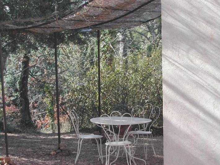 Gîte pour 2 personnes, avec jardin ainsi que terrasse et piscine à Tourtour - 2