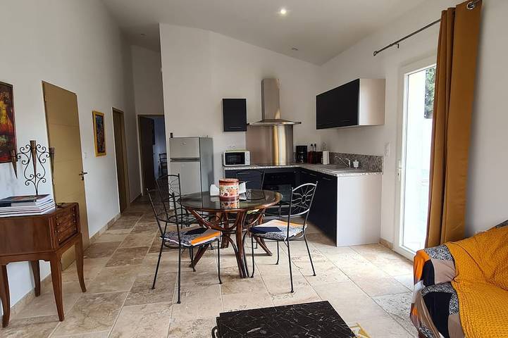 Villa für 5 Personen, mit Terrasse und Garten - 1