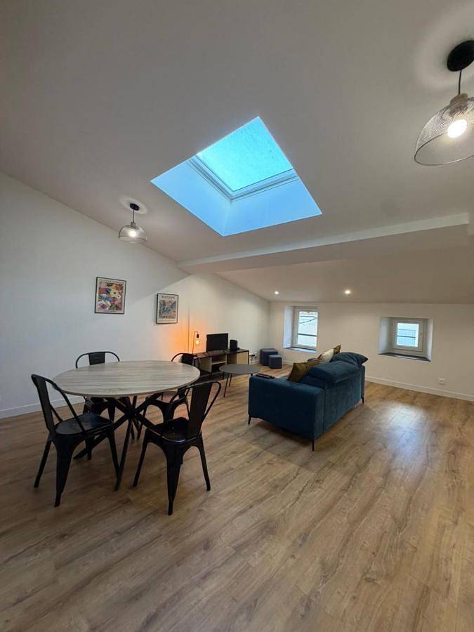 Appartement entier, Two-Bedroom Apartment in Tournon-sur-Rhône, Région de Tournon-sur-Rhône