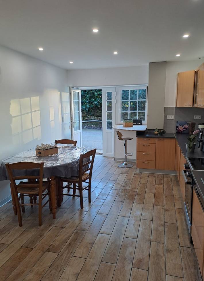 Gîte pour 6 personnes, avec jardin et vue sur le lac à Le Vast