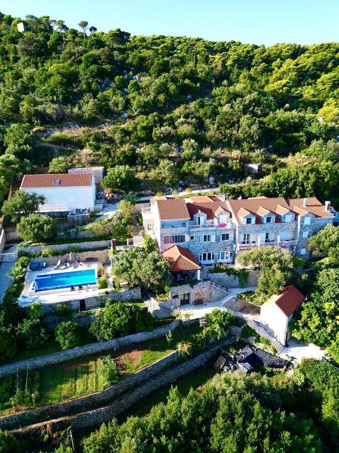 Maison d’hôte pour 2 personnes, avec jardin et vue ainsi que piscine et terrasse