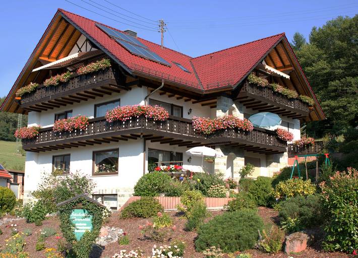 Ferienwohnung für 2 Personen, mit Balkon und Balkon/Terrasse sowie Terrasse und Garten in Unterfranken