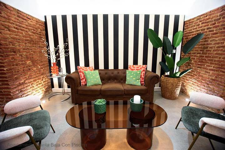 Apartamento de vacaciones para 4 personas, con vistas además de piscina y terraza - 1