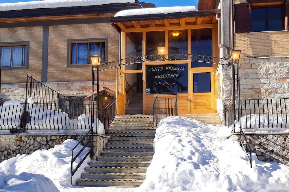 Entire apartment, Homerez - 1-Bedroom Mountain View Apartment in Roccaraso, Alto Sangro