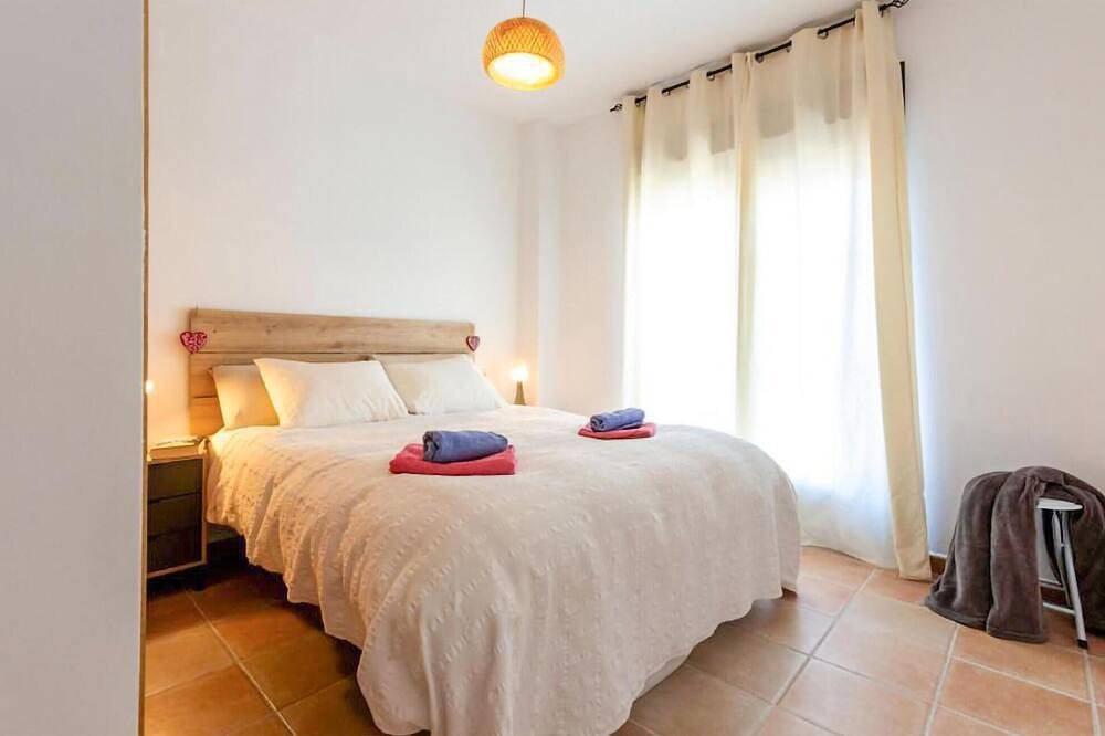 Ganze Wohnung, Schöne Ferienwohnung in Itrabo mit Swimmingpool in Itrabo, Costa Tropical