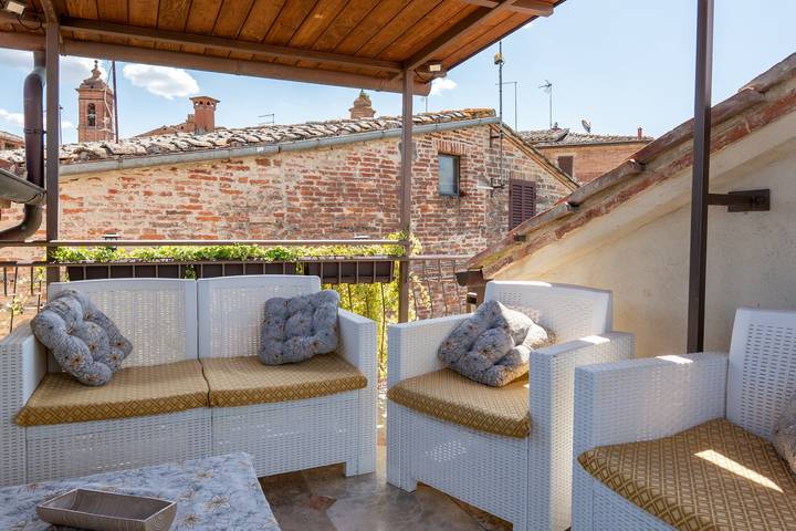 Geheel appartement, Appartement 'La Torre' met Balkon, Wi-Fi en Airconditioning in Torrita di Siena, Chianti
