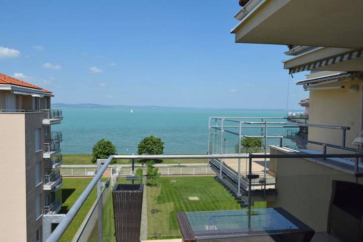 Ferienwohnung für 8 Personen, mit Ausblick und Garten sowie Seeblick in Siofok - 2