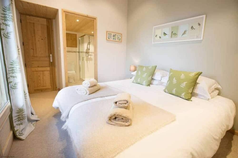 Ganze Wohnung, Renovierte Wohnung 5 Minuten mit dem Auto von den Skiliften für Avoriaz & Morzine. in Montriond, Les Portes du Soleil