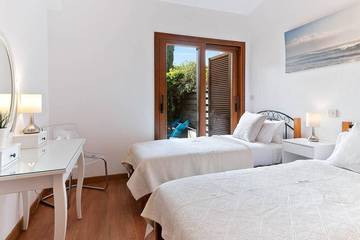 Villa for 4 People in Aphrodite Hills, South Cyprus, Photo 4