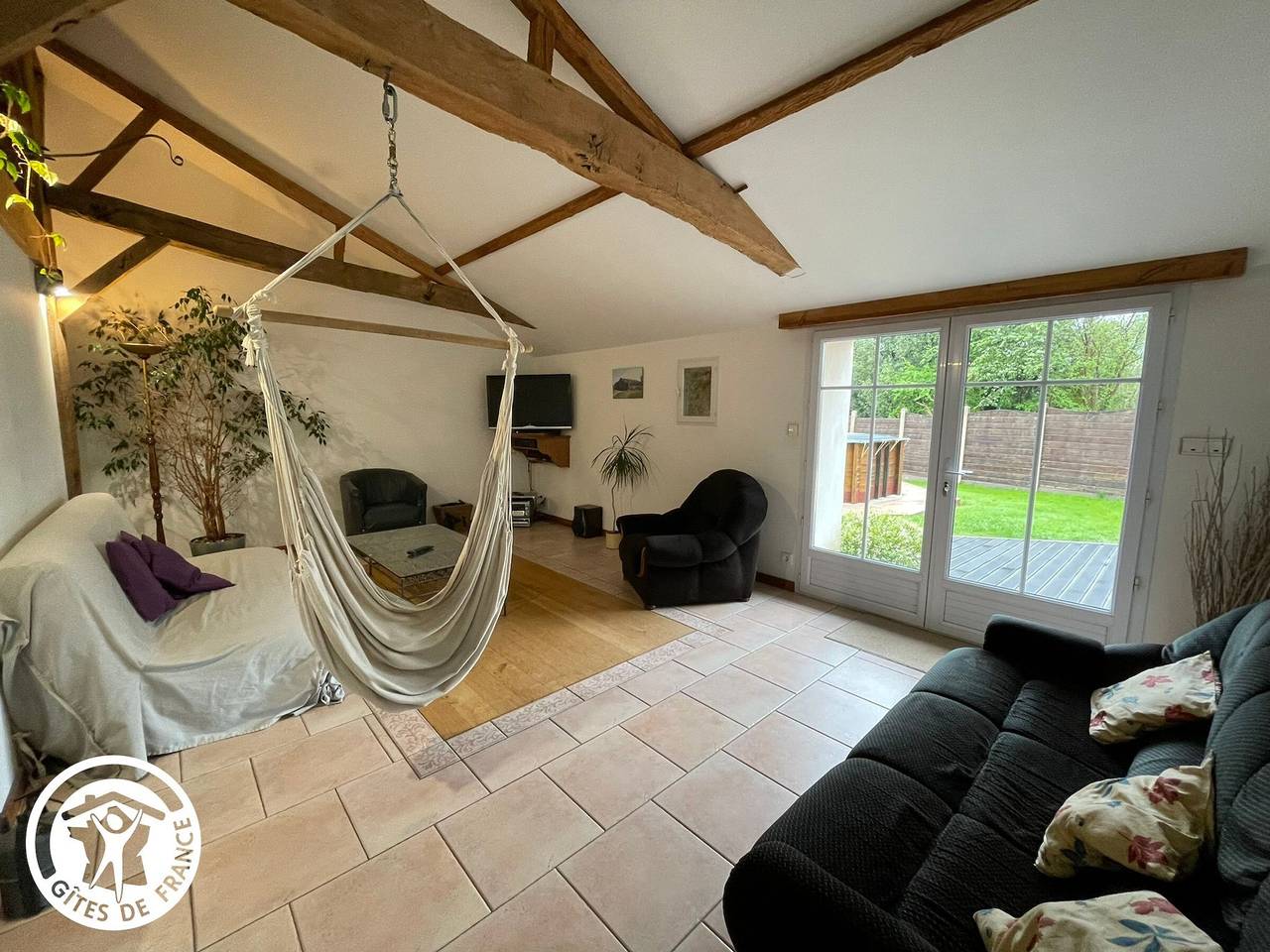 Charmante grange rénovée avec piscine privée, grand jardin, et Wi-Fi au Champ-Saint-Père in Le Champ-Saint-Père, Vendée