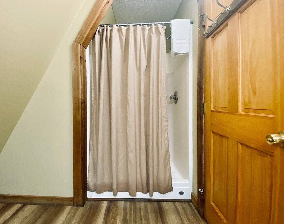 Log Cabin for 4 Guests in Hocking Hills