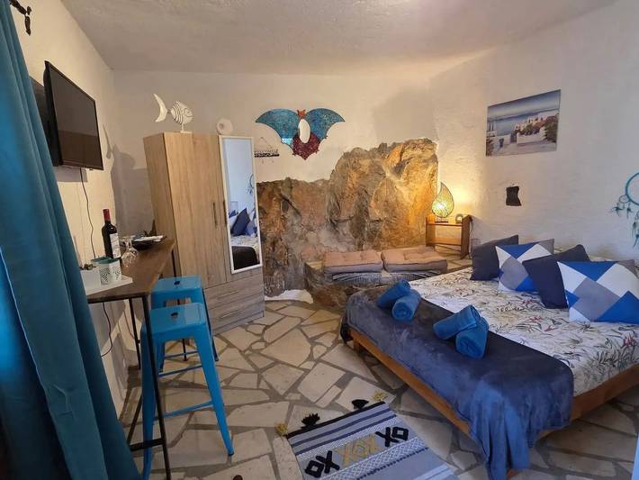 Studio pour 2 personnes, avec balcon/terrasse et jacuzzi ainsi que piscine et terrasse