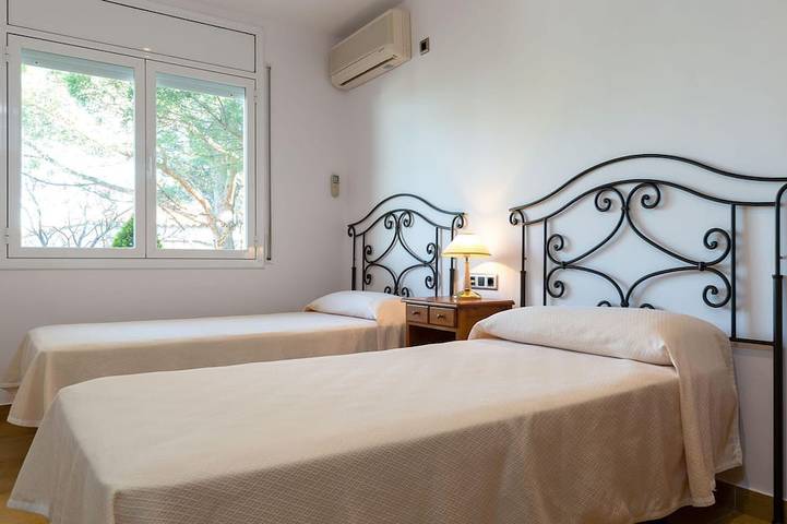 Ganze Wohnung, Appartement mit Garten und privatem Pool für 7-8 Pers. in el Port de la Selva, Oberampurien
