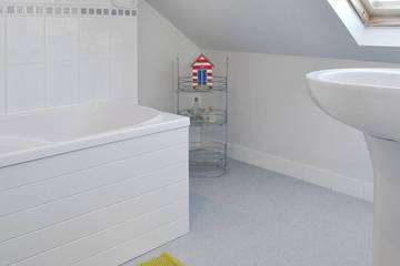 Holiday Home for 6 People in Plymouth, South West England, Photo 4