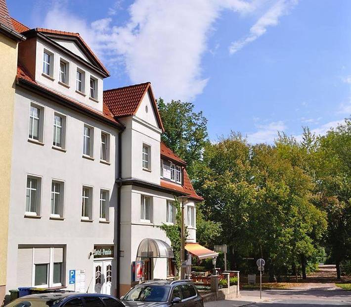 Ferienhaus für 2 Personen, mit Terrasse und Ausblick sowie Seeblick in Merseburg