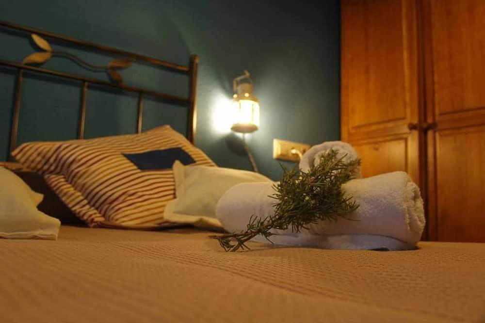 Apartamento entero, Lila-Hab-Casa Rural Angelita in Olocau del Rey, Provincia de Castellón