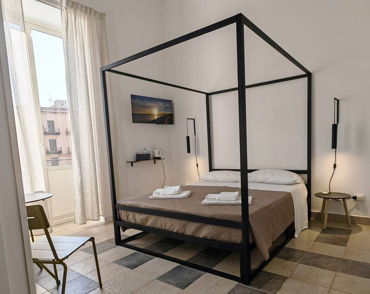 Ganze Wohnung, Myla's Rooms 4 Apartment mit Balkon, Wlan und Klimaanlage in Palermo, Palermo Provinz