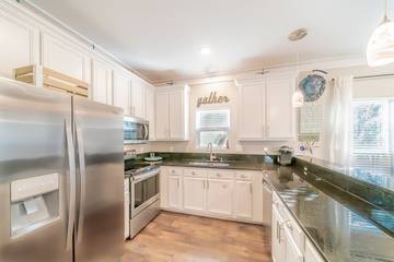 Cabin for 6 Guests in Emerald Coast, Walton County, Picture 3