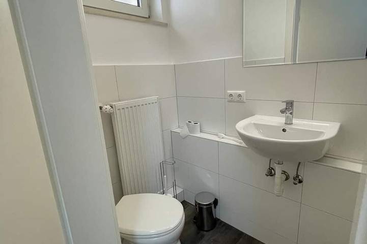 Ganze Wohnung, Großzügige Souterrain Wohnung mit 3 Schlafzimmern, Wohnung mit 4 Betten in Germering, Landkreis Fürstenfeldbruck