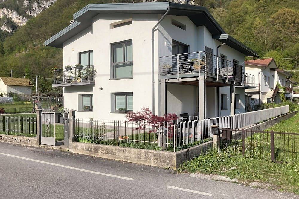 Ganze Wohnung, Meraki Dolomites - Cozy Apartment with Garden and Mountain View in Longarone, Südliche Karnische Alpen