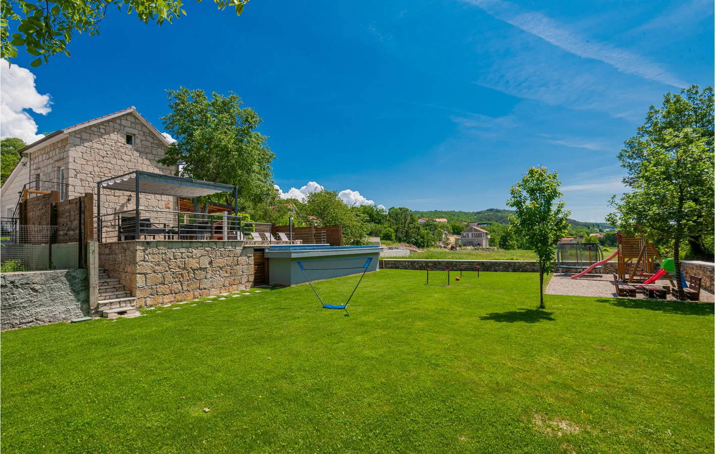 Reizende 61 m² große Wohnung mit Pool, WLAN, Parkplatz und Küche in Imotski, Makarska Riviera
