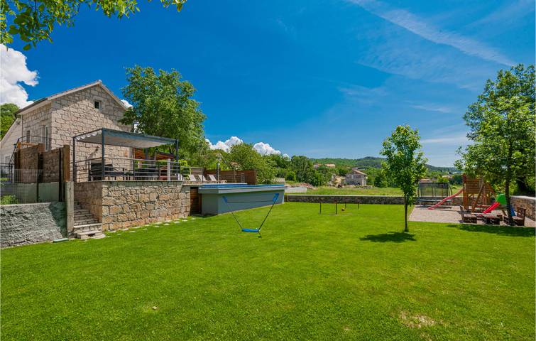Ferienhaus für 6 Personen, mit Terrasse und Pool - 1