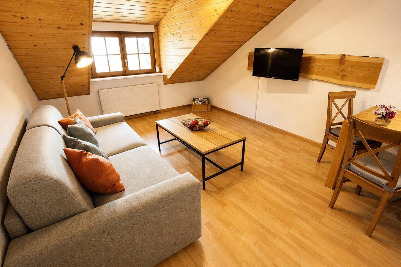 Ganze Wohnung, Gemütliche Schwarzwald-Ferienwohnung (45qm) - stadtnah mit Gratis Wlan & Parkplatz in Gengenbach, Kinzigtal