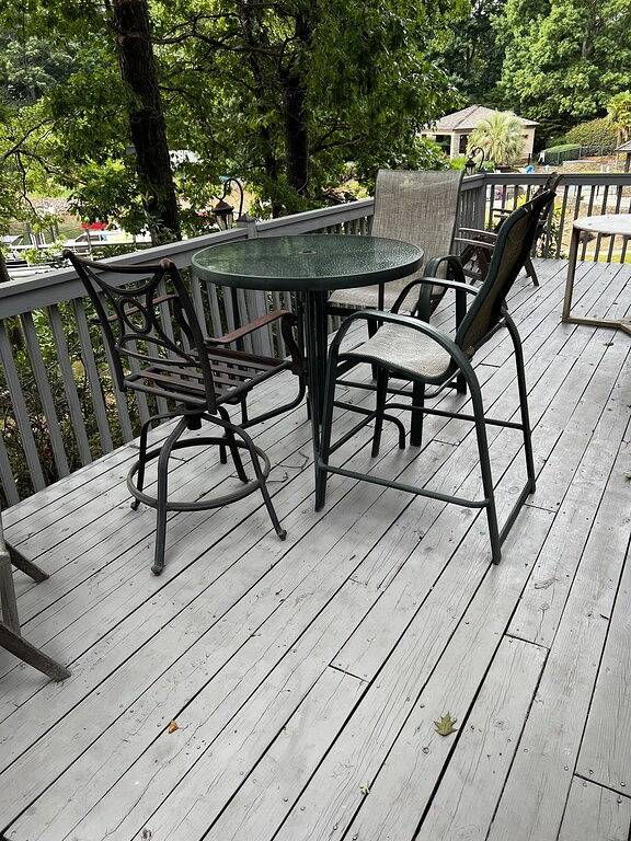 Azalea Cottage 1Br/1Ba with spacious Deck overlooking Lkn and 2 Private docks. in Mayhew, Lake Norman