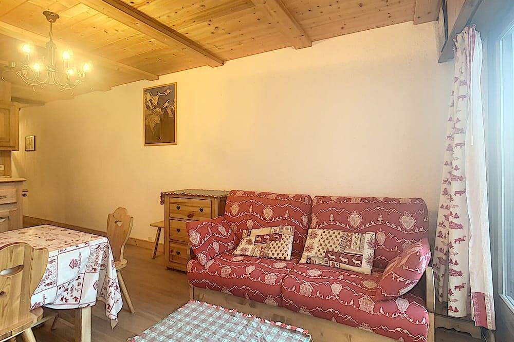Ganze Wohnung, Gemütliches Studio mit Kabine, direkt an den Skipisten von Combloux, mit Balkon und Skiraum in Combloux, Pays du Mont-Blanc