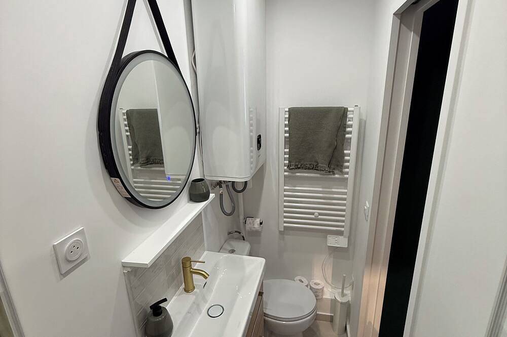 Entire apartment, Modern apartment 15 minutes from Paris by Rer C in a friendly neighborhood of Ivry in Ivry-sur-Seine, Val-de-Marne