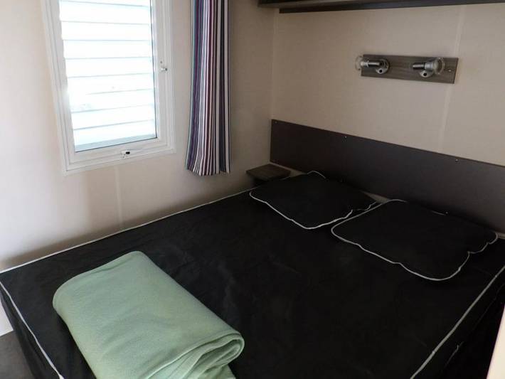 Mobil home pour 2 personnes, avec bassin pour enfant à Saint-Sornin - 4