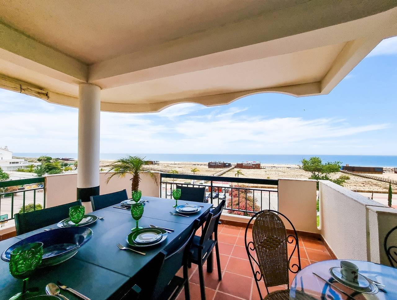 Geheel appartement, Vakantieappartement voor 6 personen met balkon in Monte Gordo, Faro District