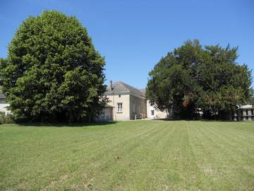 Gîte pour 12 personnes, avec jardin et terrasse, animaux acceptés dans Centre-Val de Loire