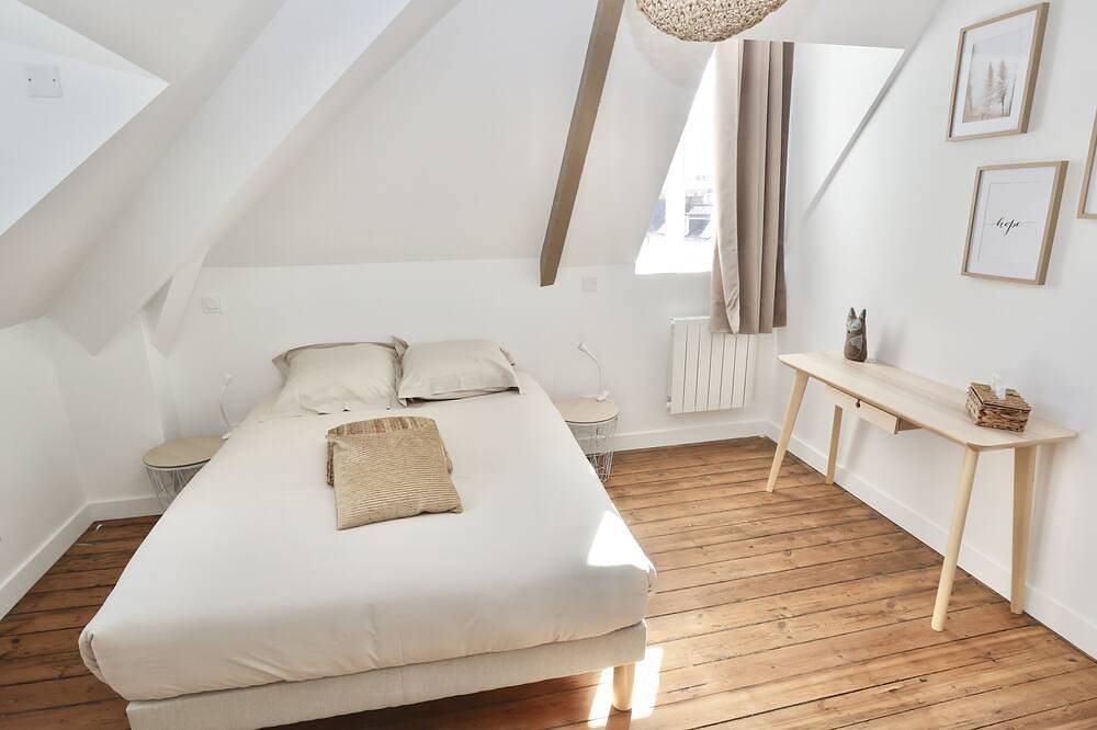 Apartamento entero, Napoléon Gare 7 ★ T2 ★ Dernier Etage ★ Bylocly in Pontivy, Pontivy region