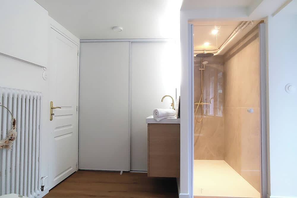 Cosy mini-suite with private shower, garden & terrace - near Paris/Disney in Brou-sur-Chantereine, Seine-et-Marne