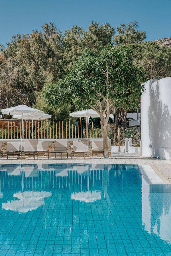 Parc de vacances pour 2 personnes, avec piscine et jardin, adapté aux familles dans Sérifos - 4