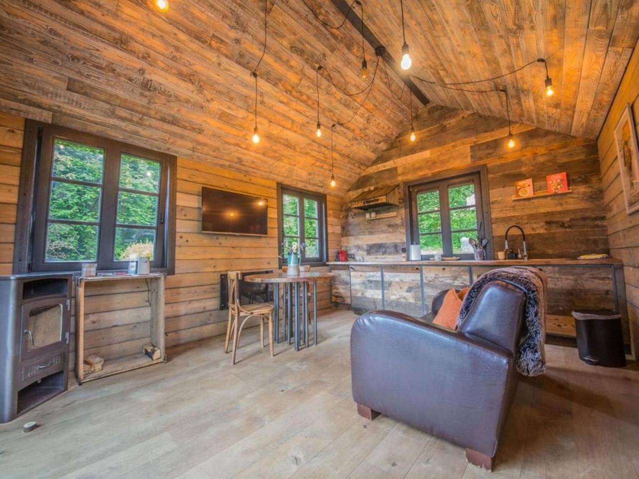 Luxury chalet with outdoor spa & rural location in Ferrières (Liège), Liège region