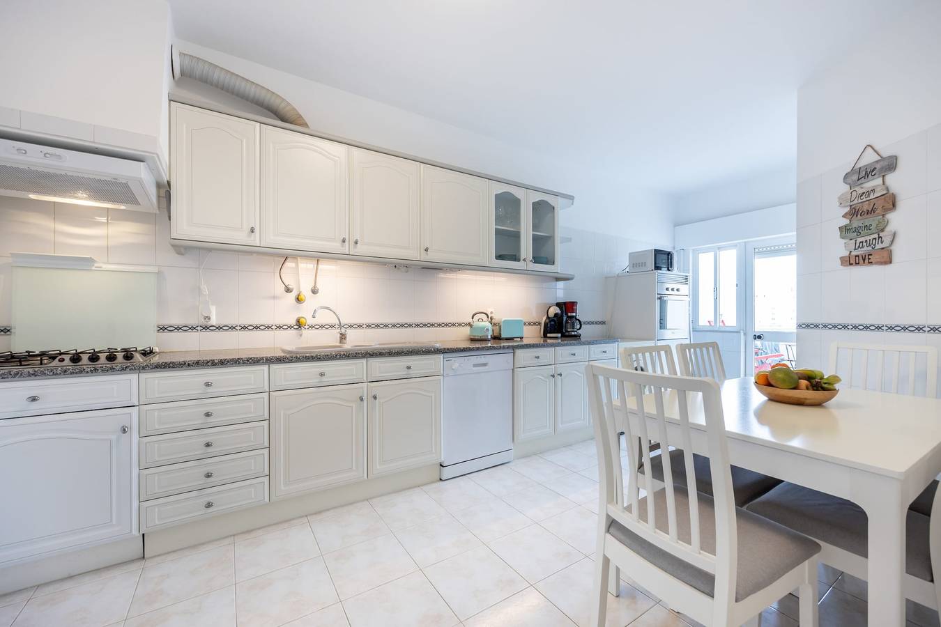 Geheel appartement, Stylish Seashore Apartment in Santa Maria, Lagos