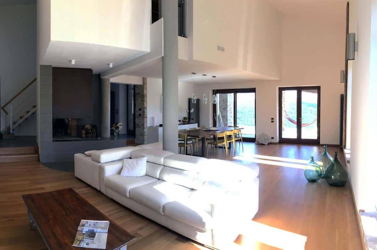 On Top Of The Hill Villa With Great Valley View in Perugia, Perugia e dintorni