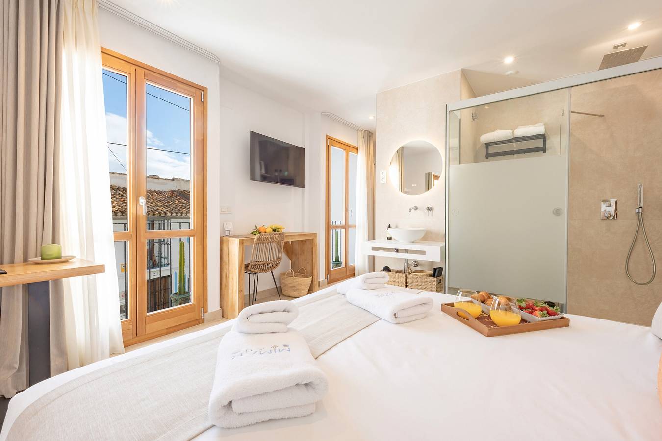 Habitación 'Altea 04' con piscina compartida, Wi-Fi y aire acondicionado. in Altea pueblo, Altea