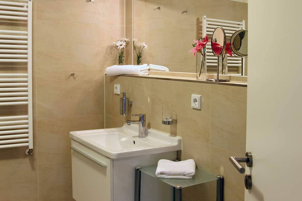 Ganze Wohnung, Die Ostsee vor der Tür mit 2 Balkonen und Wlan in Nienhagen, Rostock und Umgebung