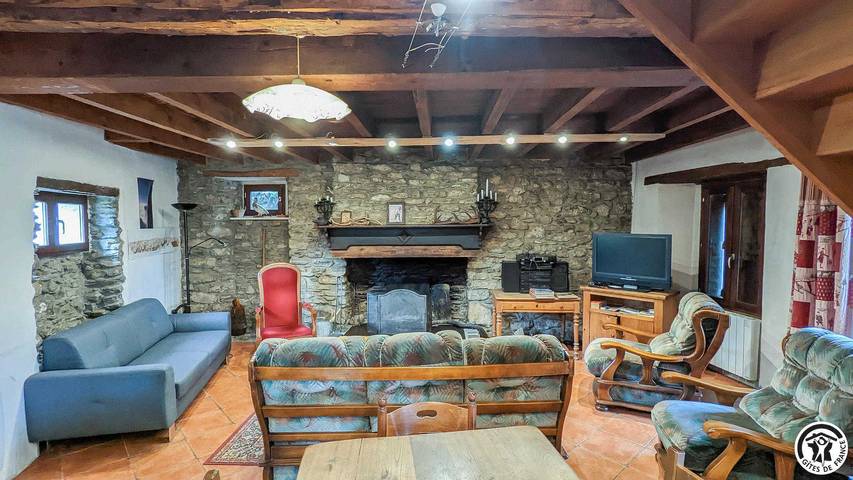 Gîte pour 10 personnes, avec terrasse et jardin, animaux acceptés à Garin - 3