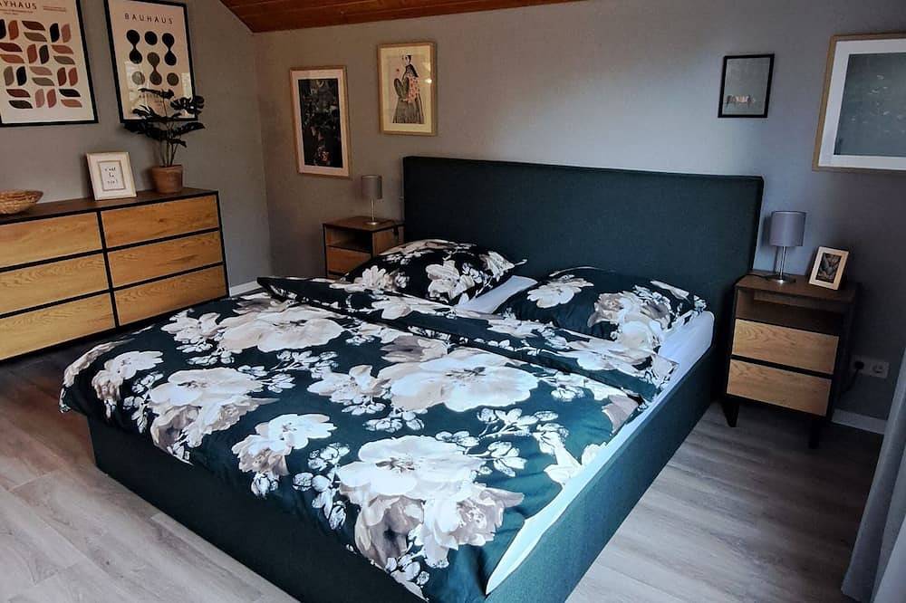 Wunderschönes Ferienhaus mit Südterrasse, moderne Möbel und neuem Boxspringbett. in Roth (Hausen), Hausen