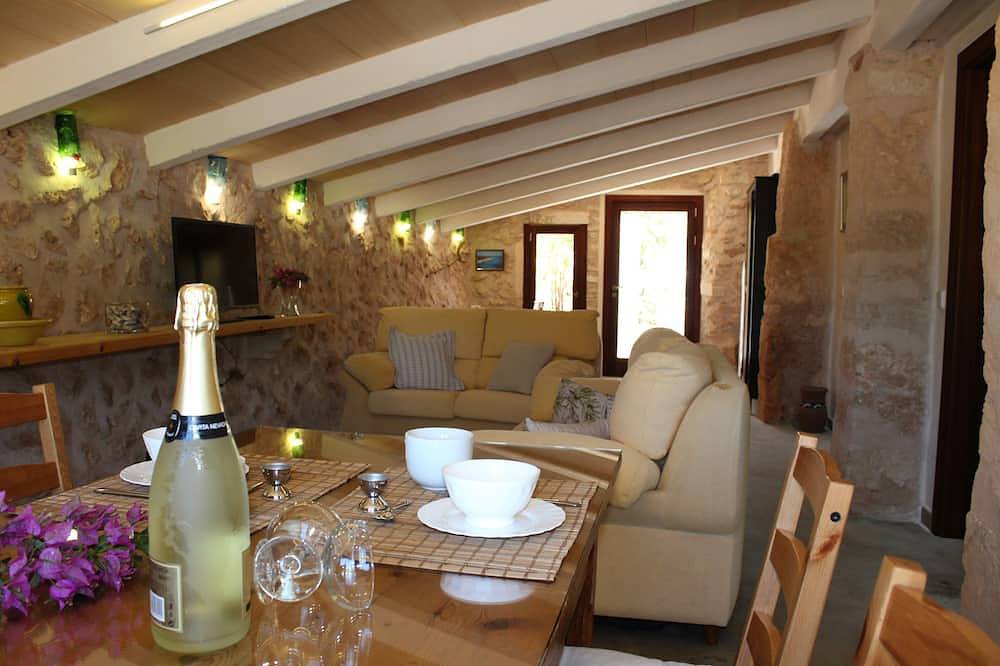 Nice cottage for a couple who loves romantic places! in S'Alqueria Blanca, Santanyí