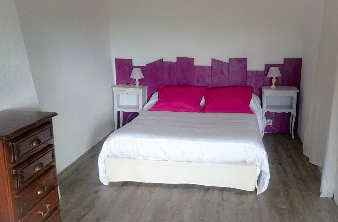 Chambres d'hôtes du Charbonnet - La Chambre Glycine in Anzy-le-Duc, Charolles region