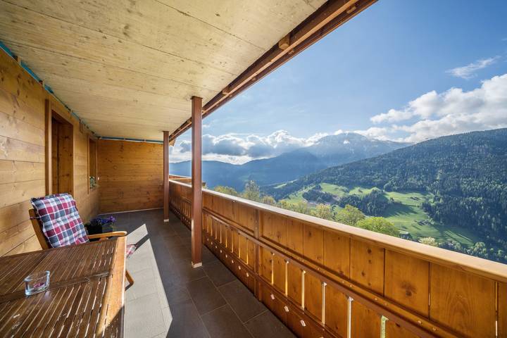 Entire apartment, Apartment 'Matscherhof Nikolaus' with Mountain View, Shared Garden and balcony in Ulten, Ortler Alps