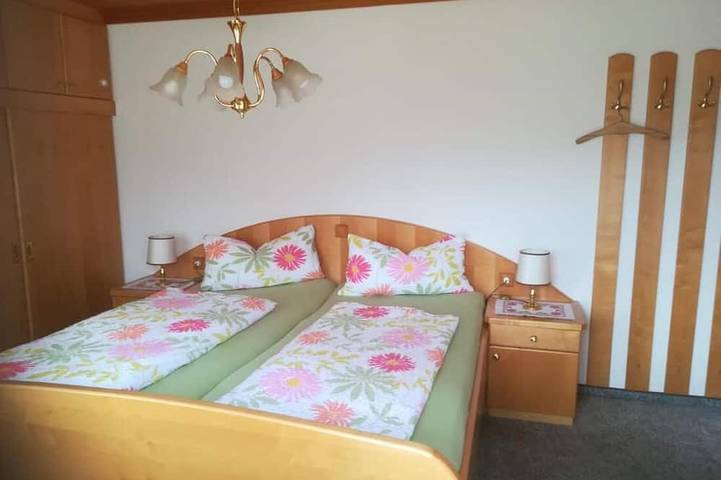 Ganze Wohnung, Charmantes Apartment in Goldegg, Österreich - Bergblick und privater Eingang in Goldegg, Ski Amadé