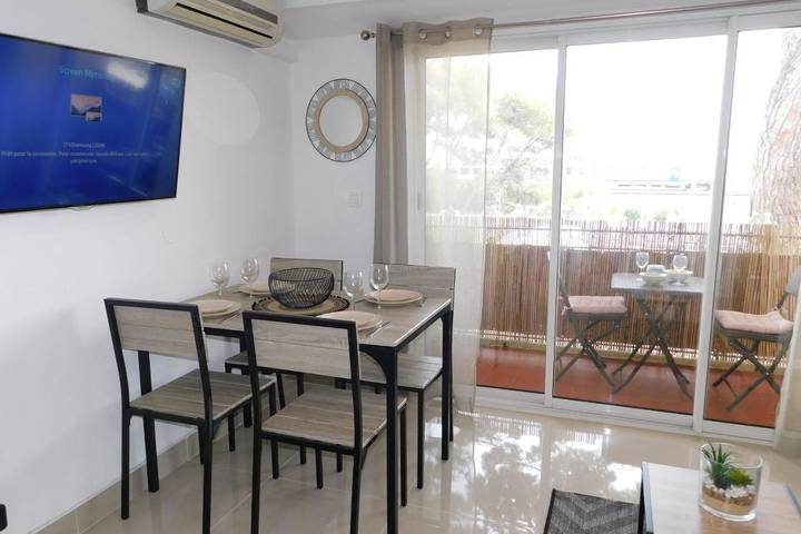 Gîte pour 4 personnes, avec terrasse et piscine dans Marineland (Juan-les-Pins) - 2