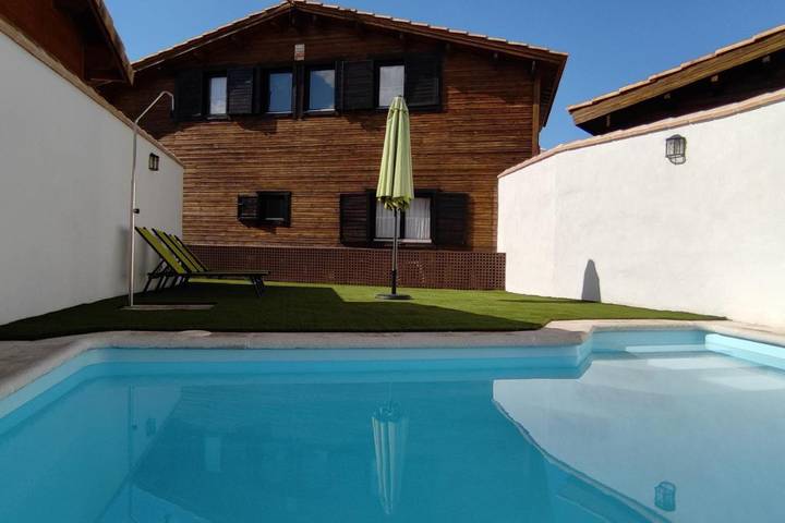 Casa de vacaciones para 2 personas, con piscina además de jardín y vistas, Se admiten mascotas en Provincia de Toledo