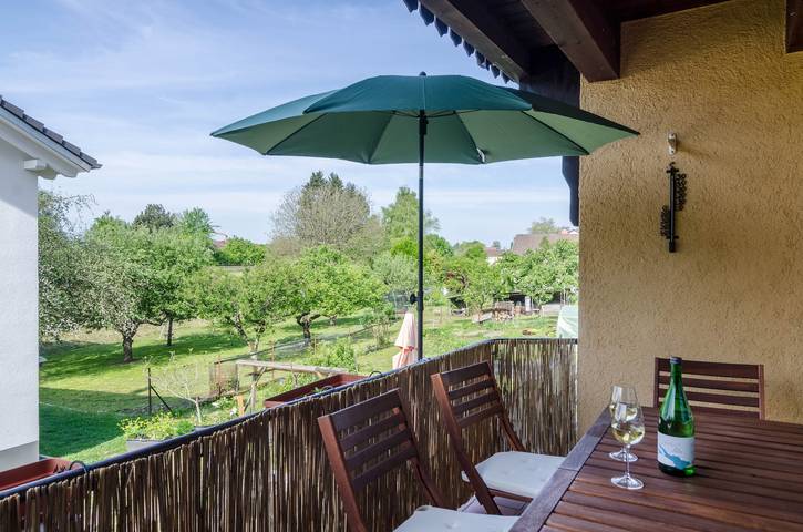 Ganze Wohnung, Ferienwohnung zum Hecht mit Wlan und Balkon in Strandbad Nußdorf, Überlingen